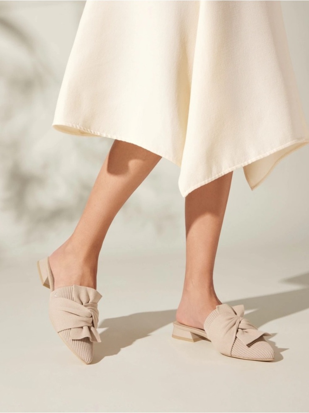 Vivaia Chunky Heel Mule with Bow in Cream